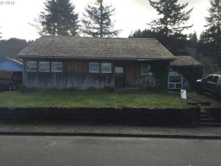 2230 Arthur Dr, Winchester Bay OR  97467-1122 exterior