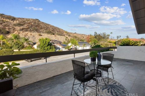 1130 Old Phillips Rd, Glendale CA  91207-1112 exterior