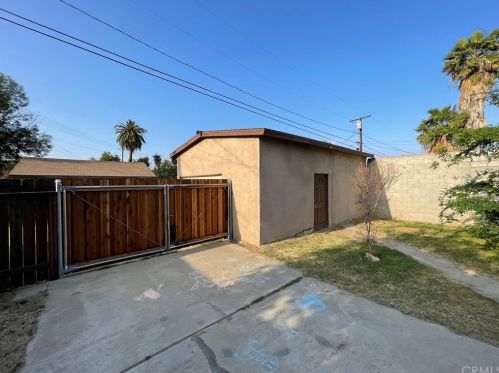 2061 Marlborough Ave, Riverside CA  92507-2039 exterior
