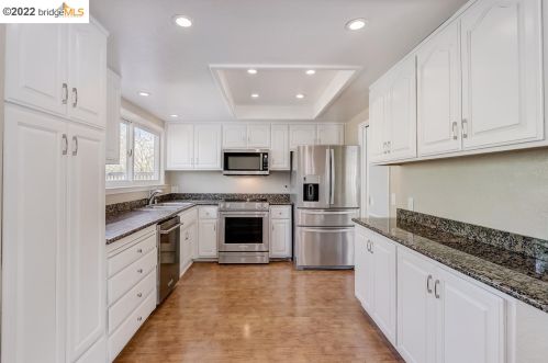 761 Grayson Rd, Concord CA  94523-2665 exterior