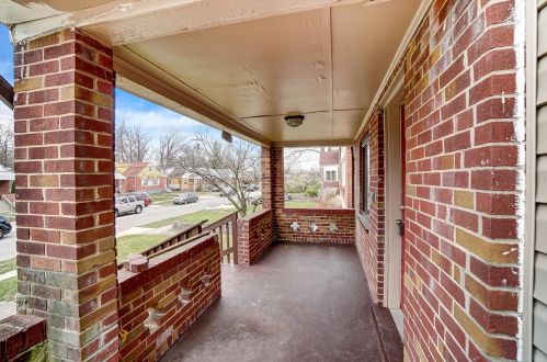 2033 Dallas Ave, Cincinnati OH  45239-4752 exterior