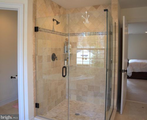 87 Leavitt Ln, Princeton NJ  08540-3921 exterior