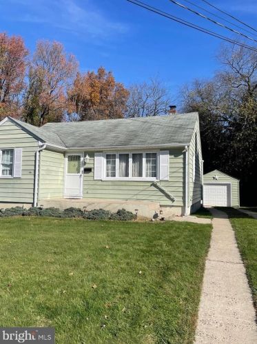 848 Bunker Hill Ave, Trenton, NJ 08648-4002