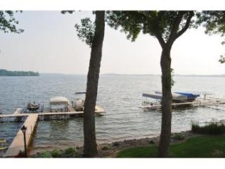 402 Lake St, Orono MN  55387-1111 exterior