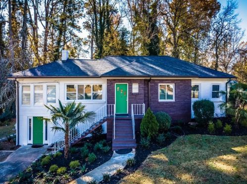 2100 Cascade Rd, Atlanta, GA 30311-2831