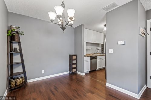 1056 Carmel Ct, Saint Paul MN  55126-5877 exterior