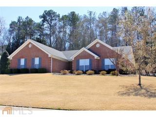 718 Overlook Dr, Winder, GA 30680-3551