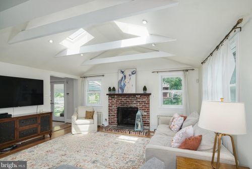 59 Potter St, Tavistock NJ 08033-1312 exterior