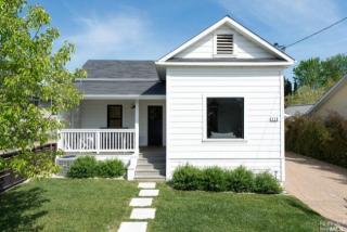 520 Brown St, Healdsburg, CA 95448-3918