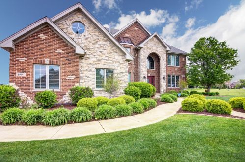 8994 Big Sable Pt, Frankfort, IL 60423-1785