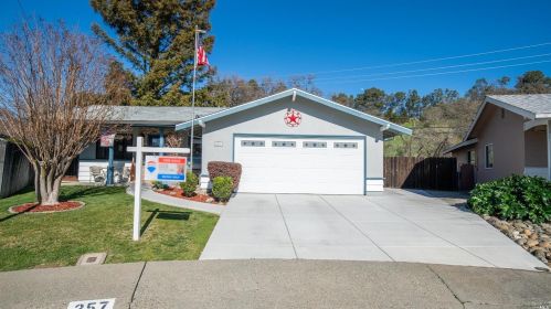 257 Solano Ln, Vacaville, CA 95688-2743