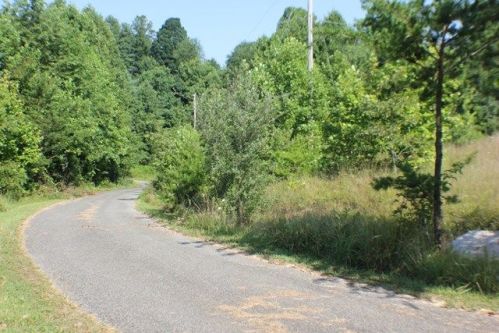 2436 Ararat Hwy, Ararat VA  24053-3581 exterior