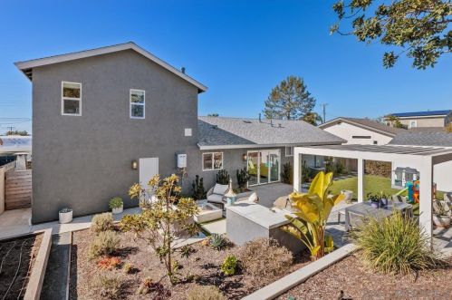 1731 Freda Ln, Cardiff By The Sea CA  92007-1108 exterior