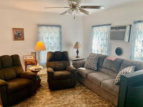 411 Pine St, Nocona TX 76255-1412 exterior