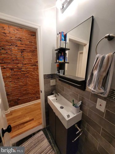 1228 27 St, Philadelphia PA 19121-4640 exterior