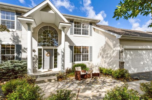 15028 Appaloosa Trl, Prior Lake, MN 55372-4105