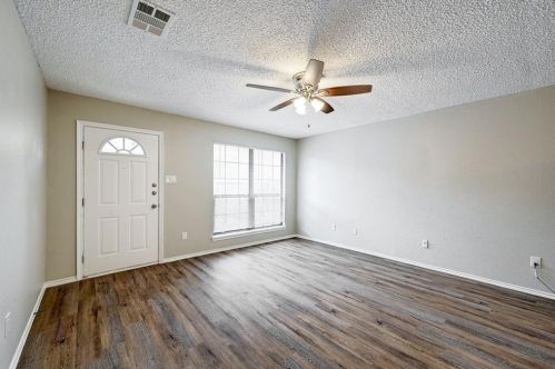 415 M L K Dr, Webberville, TX 78621-3033