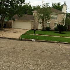 3011 Sleepy Hollow Dr, Sugar Land TX  77479-1662 exterior