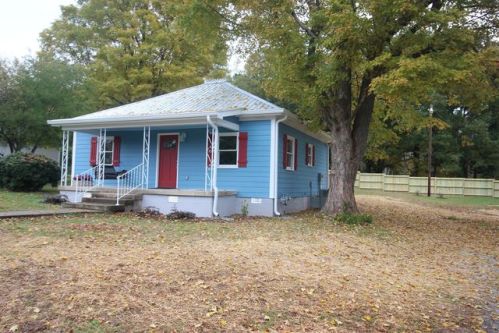 121 School Rd, Vanleer, TN 37181-5030