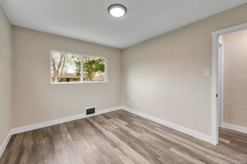 1601 Knox Ct, Denver CO  80219-4526 exterior