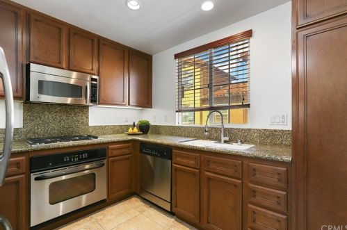 127 Danbrook, Irvine CA  92603-1024 exterior