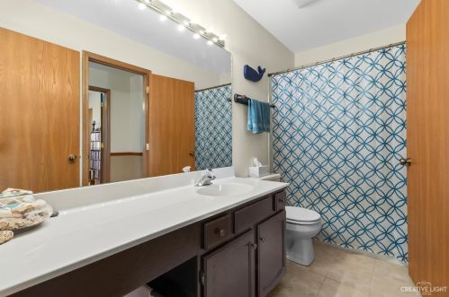 1080 Birchbark Trl, Carol Stream IL  60188-9186 exterior