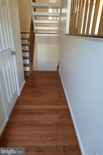 3304 Hill Haven Ct, Herndon, VA 20171-4013