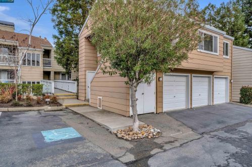 237 Village Pl, Pacheco, CA 94553-4156