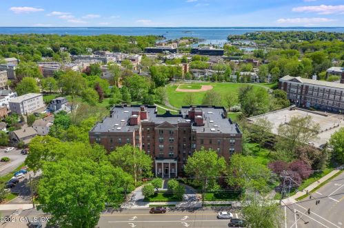 40 Elm St, Greenwich CT  06830-6415 exterior