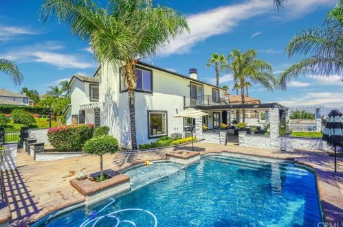 14082 Crystal View Ter, Riverside CA  92508-8705 exterior