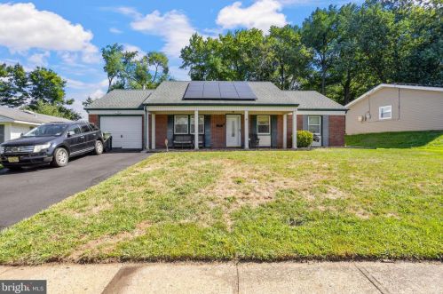 18 Ember Ln, Willingboro, NJ 08046-2420