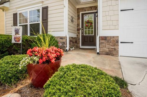 177 Abbey Cir, Holly Springs, GA 30188-3671