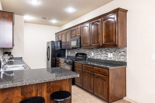 353 Branding Iron Trl, Fort Worth TX  76131-4582 exterior