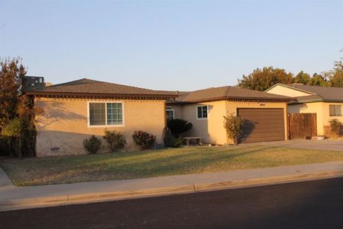49 Holland Ave, Clovis, CA 93612-5031