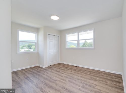 201 Pointfield Dr, Harpers Ferry WV 25425-5173 exterior