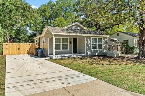 3807 Earl St, Fort Worth TX  76111-4910 exterior