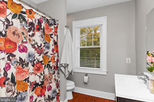 106 Jefferson Ave, Haddonfield NJ  08033-3412 exterior