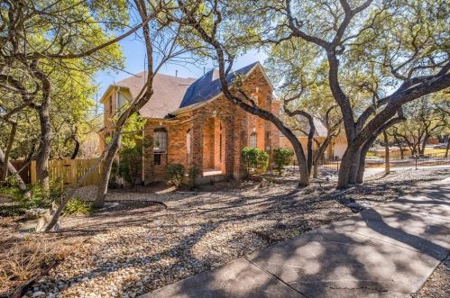 11201 Cusseta Ln, Austin TX  78739-2075 exterior