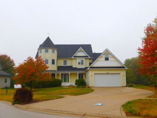 1051 Kristin Ct, Batavia, IL 60510-3372