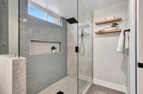323 Calle Empalme, San Clemente CA  92672-2105 exterior