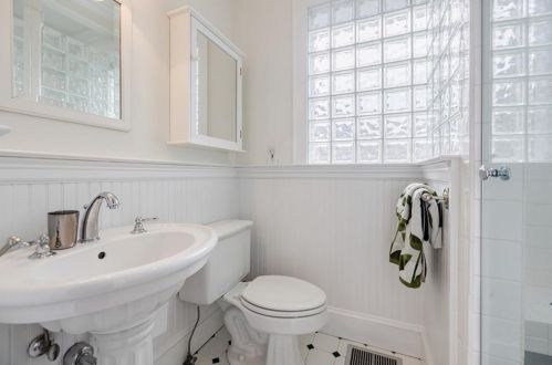 1200 Cameron Ct, Atlanta GA  30306-2622 exterior