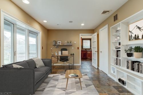 1 Woodland Rd, Chatham Township, NJ 07928-2040