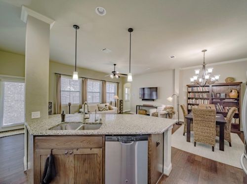 6731 Deleon St, Irving TX  75039-3437 exterior