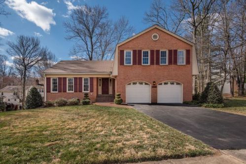 9801 Natick Rd, Springfield, VA 22015-2933