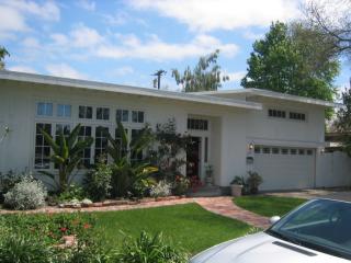 951 Van Auken Cir, Palo Alto, CA 94303-3842