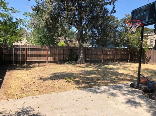 3655 Hunter St, Stockton, CA 95204-3350