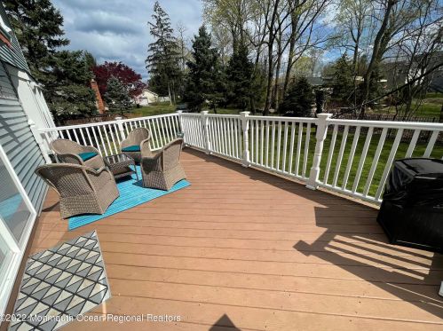 95 Oak Hill Rd, Middletown NJ 07748 exterior