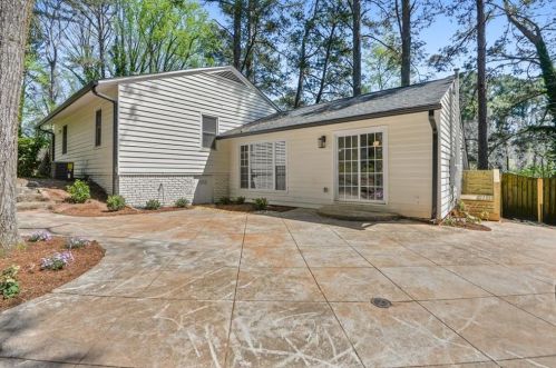 1749 Laurelwood Dr, Atlanta GA  30311-3838 exterior