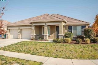 198 Campbell Cir, Tulare, CA 93274-7442