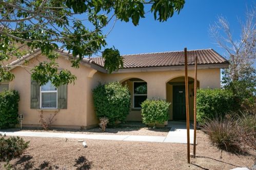 43113 Homestead St, Lancaster CA  93535-4837 exterior